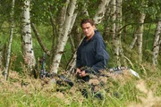 Volker Jens (Martin Feifel) im Wald an der Startbahn West nach dem Treffen mit Herbert Wichert.