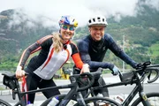 SRF-Redaktor Jan Fitze fährt, mit dem Fahrrad von Brissago bis nach Zermatt. Am zweiten Tag begleitet ihn die ehemalige Triathletin Natascha Badmann. SRF-Redaktor Jan Fitze fährt, mit dem Fahrrad von Brissago bis nach Zermatt. Am zweiten Tag begleitet ihn die ehemalige Triathletin Natascha Badmann.