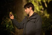 Nick (David Giuntoli) begegnet einem Wesen, das er noch nie zuvor gesehen hat. Es scheint eine Frau festzuhalten und zu foltern. Die 'Hyänenratte' ist unklar. Nick (David Giuntoli) begegnet einem Wesen, das er noch nie zuvor gesehen hat. Es scheint eine Frau festzuhalten und zu foltern. Die 'Hyänenratte' ist unklar.