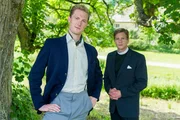 v.li.: Norman Bohun (Sam Hoare), Rev Wilfred Bohun (Adam Astill).