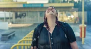 Annika (Stefanie Reinsperger).