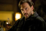 Die Lage spitzt sich langsam zu: Monroe (Silas Weir Mitchell) erkennt, dass sein Freund in großer Gefahr ist ... Die Lage spitzt sich langsam zu: Monroe (Silas Weir Mitchell) erkennt, dass sein Freund in großer Gefahr ist ...