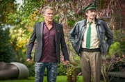 Hubert (Christian Tramitz, links) und Staller (Helmfried von Lüttichau) nehmen den Tatort genauer in Augenschein. Hubert (Christian Tramitz, links) und Staller (Helmfried von Lüttichau) nehmen den Tatort genauer in Augenschein.