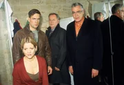 Die Beamten Bonhoff und Kehler haben das Gef&uuml;hl, dass ihnen Klaus Thurau einiges verheimlicht (vorne li.: Karin Giegerich als Kathrin Sch&ouml;ne).