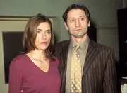 Das Ehepaar Annegret (Julia Bremermann) und Alexander Lindau (Andreas Patton) versucht den Kriminalbeamten eine funktionierende Beziehung zu demonstrieren. Doch es soll sich rausstellen, dass Alexander eine Affäre mit der ermordeten Resa Neubert hatte... Das Ehepaar Annegret (Julia Bremermann) und Alexander Lindau (Andreas Patton) versucht den Kriminalbeamten eine funktionierende Beziehung zu demonstrieren. Doch es soll sich rausstellen, dass Alexander eine Affäre mit der ermordeten Resa Neubert hatte...