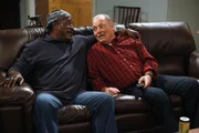 K&ouml;nnen Ed (John Amos, l.) und Tom (Stacy Keach, r.) Charlie in seinen Liebesangelegenheiten behilflich sein?