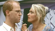 Kevin hat Schumann (Lutz Herkenrath) und Rita (Gaby K&ouml;ster) den Campingwagen vermietet. Nun haben beide einen Schl&uuml;ssel. Wer darf bleiben?