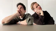 Einstein Moderationsduo Kathrin H&ouml;negger (r.) und Tobias M&uuml;ller (l.) schauen sehr gelangweilt.
