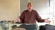 Anfeindungen von Hatern sind in den Benz-Baracken leider ebenso Thema wie liebevolle Fanpost. Auch Elvis und seine Familie kennen beide Seiten. Über Gründe für Hassbotschaften kann der 51-Jährige nur spekulieren Anfeindungen von Hatern sind in den Benz-Baracken leider ebenso Thema wie liebevolle Fanpost. Auch Elvis und seine Familie kennen beide Seiten. Über Gründe für Hassbotschaften kann der 51-Jährige nur spekulieren