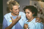 Rita (Gaby Köster, l.) platzt der Kragen! Gisi (Franziska Traub) soll ihren neuen Freund Frank in die Wüste schicken. Der nimmt sie doch nur aus! Rita (Gaby Köster, l.) platzt der Kragen! Gisi (Franziska Traub) soll ihren neuen Freund Frank in die Wüste schicken. Der nimmt sie doch nur aus!