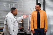 Calvin Butler (Cedric the Entertainer, l.); Lorenzo (Bill Bellamy, r.)
