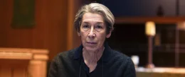 Adele Neuhauser (Frau Markowski).