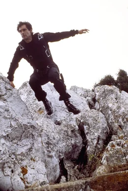 Nach einigen t&ouml;dlichen Angriffen auf Agenten soll James Bond (Timothy Dalton) den KGB-General Georgi Koskov zur Flucht in den Westen verhelfen. Auf seiner gef&auml;hrlichen Mission st&ouml;&szlig;t er auf einige Unstimmigkeiten - wer spielt hier ein falsches Spiel?