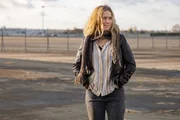 Marie (Léa Drucker) gibt alles, um die Geiseln doch noch zu befreien. Dafür reist sie in die Wüste des Niger, um die Sache selbst in die Hand zu nehmen. Marie (Léa Drucker) gibt alles, um die Geiseln doch noch zu befreien. Dafür reist sie in die Wüste des Niger, um die Sache selbst in die Hand zu nehmen.