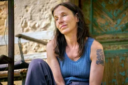 Anne (Meret Becker) lebt ganz alleine auf ihrem Hof in Brandenburg - und m&ouml;chte, dass das auch so bleibt.