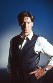 Richie Moser (Tobias Moretti).