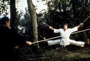 Der Amerikaner Frank Dux (Jean-Claude van Damme, r.) ist Geheimagent. In Hongkong wird er von einem japanischen Altmeister in asiatischen Kampfk&uuml;nsten ausgebildet ...