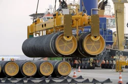 Rund 200.000 betonummantelte Rohre wurden f&uuml;r die beiden Str&auml;nge der Nord Stream 2 am Boden der Ostsee verlegt. Dabei wiegt jedes Rohr 24 Tonnen.