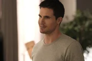 Ronnie Raymond (Robbie Amell)