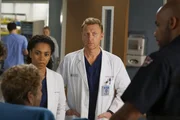 Dr. Maggie Pierce (Kelly McCreary, l.); Dr. Owen Hunt (Kevin McKidd, r.)