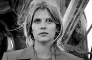 Nastassja Kinski bei den Dreharbeiten von Wim Wenders&lsquo; &bdquo;In weiter Ferne, so nah!&ldquo; (1993)