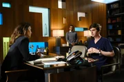 Von links: Dr. Audrey Lim (Christina Chang), Dr. Marcus Andrews (Hill Harper) und Dr. Shaun Murphy (Freddie Highmore) Von links: Dr. Audrey Lim (Christina Chang), Dr. Marcus Andrews (Hill Harper) und Dr. Shaun Murphy (Freddie Highmore)
