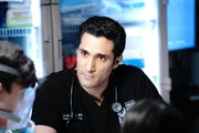 Chicago Med Staffel 6 Folge 15 Er fühlt sich schuldig: Dominic Rains als Dr. Crockett Marcel Chicago Med Staffel 6 Folge 15 Er fühlt sich schuldig: Dominic Rains als Dr. Crockett Marcel