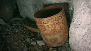 Ein bemalter Topf, den der National Geographic Explorer und Arch&auml;ologe Francisco Estrada-Belli in Holmul im Norden Guatemalas entdeckt hat (National Geographic)
