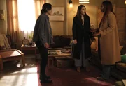 (v.l.n.r.) Tinya Wazzo (Mika Abdalla); Sue Dearbon (Natalie Dreyfuss); Iris West-Allen (Candice Patton)