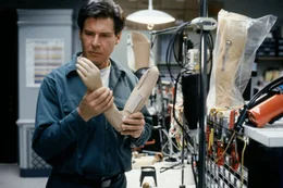 Dr. Richard Kimble (Harrison Ford)