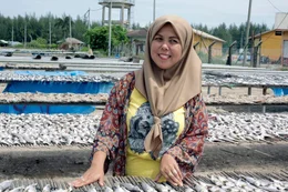 In Hawas Firma wird Fischwurst hergestellt: Keropok Lekor ist eine Spezialit&auml;t der Ostk&uuml;ste Malaysias.