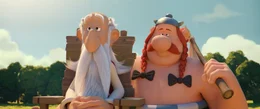 "Asterix und das Geheimnis des Zaubertranks", Als Miraculix zum ersten Mal in seinem Leben vom Baum f&auml;llt und sich dabei das Bein verstaucht, sieht er die Zeit gekommen, einen jungen Nachfolger zu finden. Mit Asterix und Obelix sucht er nach jemandem, dem er das Geheimnis des Zaubertranks anvertrauen kann. Der hinterh&auml;ltige D&auml;monix setzt alles daran, um an die Formel des Wundermittels, das unbesiegbar macht, zu kommen. Und geht dabei sogar einen Pakt mit den R&ouml;mern ein.  SENDUNG: ORF eins - SO - 04.04.2021 - 16:35 UHR. - Veroeffentlichung fuer Pressezwecke honorarfrei ausschliesslich im Zusammenhang mit oben genannter Sendung oder Veranstaltung des ORF bei Urhebernennung.