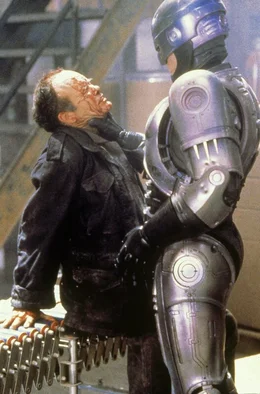 Robocop (Peter Weller) erinnert sich nach und nach an seine menschliche Vergangenheit....