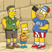 Ned Flanders hat es sich zur Aufgabe gesetzt, Homer (r.) endlich zu bekehren und ihn zu einem anst&auml;ndigen Menschen zu machen. Daher l&auml;dt er ihn und seine Familie zu einer Pilgerreise nach Jerusalem ein. Homer ist jedoch v&ouml;llig unbeeindruckt von der Heiligkeit des Ortes und benimmt sich daneben wie immer ...