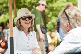 Diane Keaton als Leah