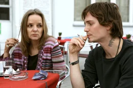 Sissy H&ouml;fferer (Gabriele Bauer), Christopher Sch&auml;rf (Robi Bauer).