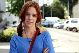 Nikola Rudle (Nadja Hofer).