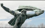 Nach der Befreiung des Ostblocks setzt Josef Stalin innerhalb weniger Jahre das totalitäre sowjetische Modell in den Satellitenstaaten durch. Nach der Befreiung des Ostblocks setzt Josef Stalin innerhalb weniger Jahre das totalitäre sowjetische Modell in den Satellitenstaaten durch.