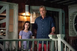 Alles andere als ein Bilderbuch-Opa: Oren Little (Michael Douglas) hat keine Lust, seine neunj&auml;hrige Enkelin Sarah (Sterling Jerins) aufzunehmen.