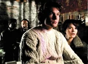 Wade (Sabrina Lloyd, re.), Quinn (Jerry O'Connell, Mi.), Rembrandt (Cleavant Derricks, hi.li.) und Prof. Arturo (John Rhys-Davies) wollen aus der Praxis des Schamanen Dr. Yang fliehen...