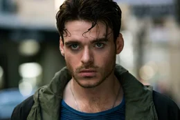 Schl&auml;gt sich als Taschendieb durch: Richard Madden als Michael Mason