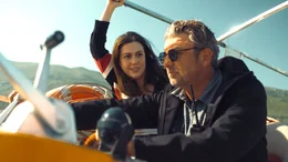 Sophia (Hana Sofia Lopes) und Tom (Hans Sigl) haben den Ort ausfindig gemacht, an dem der kleine Noa gefangen gehalten wird.