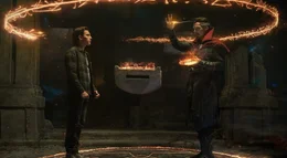 v.li.: Peter Parker / Spider-Man (Tom Holland), Dr. Stephen Strange (Benedict Cumberbatch)
