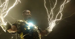 Max Dillon / Electro (Jamie Foxx).