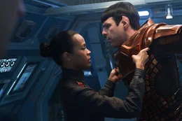 Es ist l&auml;ngst kein Geheimnis mehr: Lieutenant Nyota Uhura (Zo&euml; Salda&ntilde;a) hat eine Schw&auml;che f&uuml;r Commander Spock (Zachary Quinto).