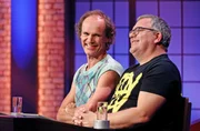 Rateteam-Kapit&auml;n Elton (l.) und der Comedian und Kabarettist Olaf Schubert (l.) bilden ein Rateteam.