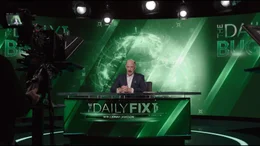 J. Jonah Jameson (J. K. Simmons) hetzt in seiner Nachrichtensendung gegen Spider-Man.