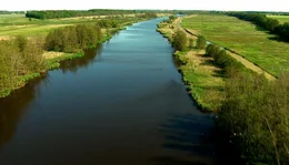 Die Peene ist mit 136 km der l&auml;ngste Strom Vorpommerns und Zentrum des Naturparks Flusslandschaft Peenetal.
