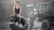 Auch wenn Vans (Kian Lawley) Versuche aus der Armee zu fliegen kläglich gescheitert sind, denkt er sich immer wieder neue Tricks aus, um sich vor dem Dienst zu drücken. Auch wenn Vans (Kian Lawley) Versuche aus der Armee zu fliegen kläglich gescheitert sind, denkt er sich immer wieder neue Tricks aus, um sich vor dem Dienst zu drücken.