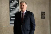 Robert Henderson (Alec Baldwin)